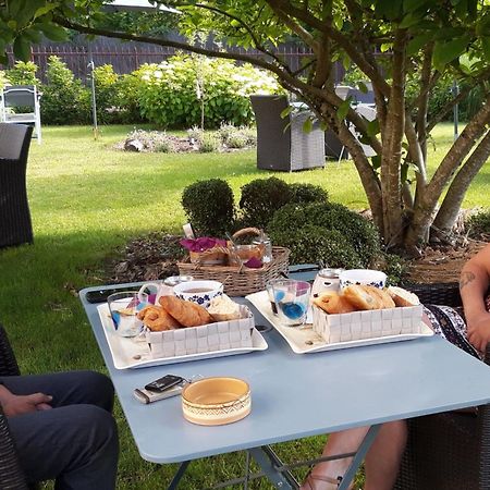 Logis Hotel De La Chapelle Milon-la-Chapelle Eksteriør bilde