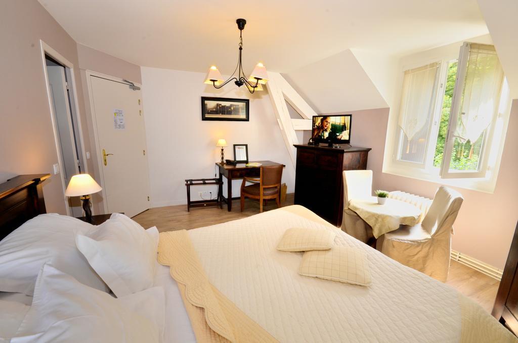 Logis Hotel De La Chapelle Milon-la-Chapelle Eksteriør bilde